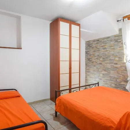2 Bedroom Stunning In Apartamento